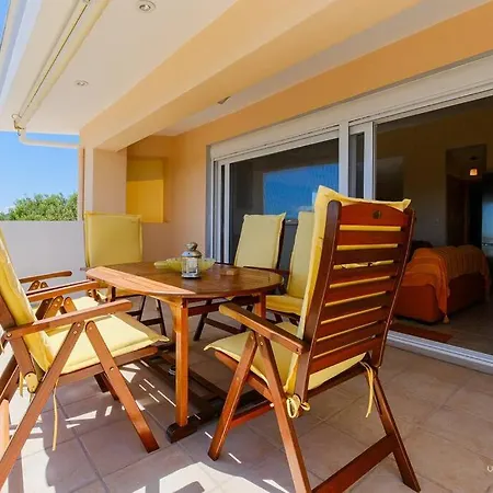Semesterbostad Salty Dream 3-bdrm Maison, Trani Ammouda Beach *