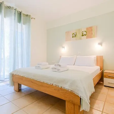 Salty Dream 3-bdrm Maison, Trani Ammouda Beach Semesterbostad *